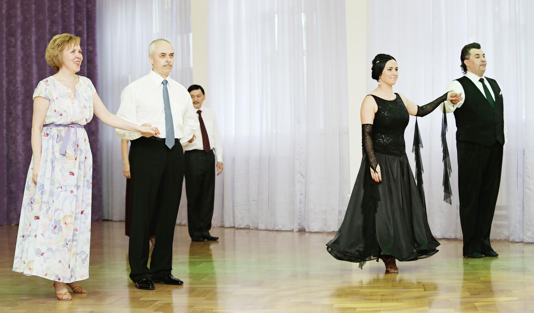 Cпортивные бальные танцы в клубе Виктория Томск